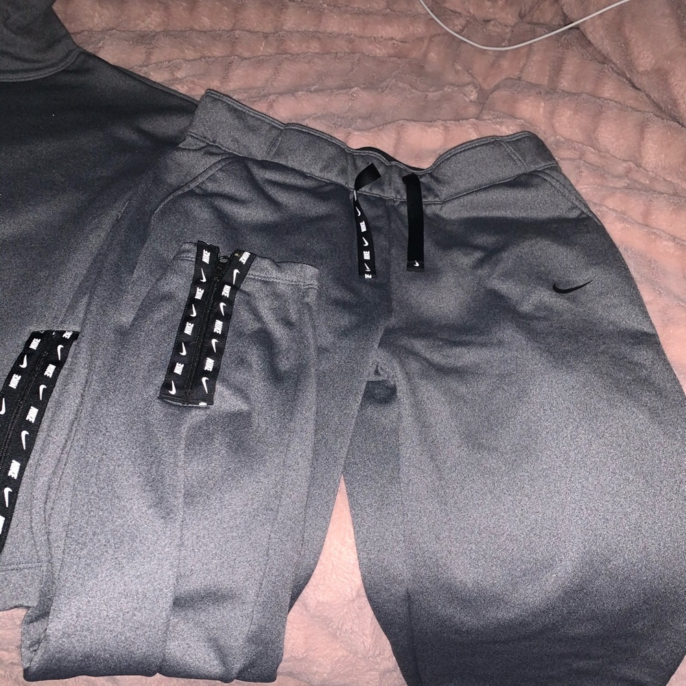 FLASH SALE! Nike Therma Grey Fleece NEVER WORN